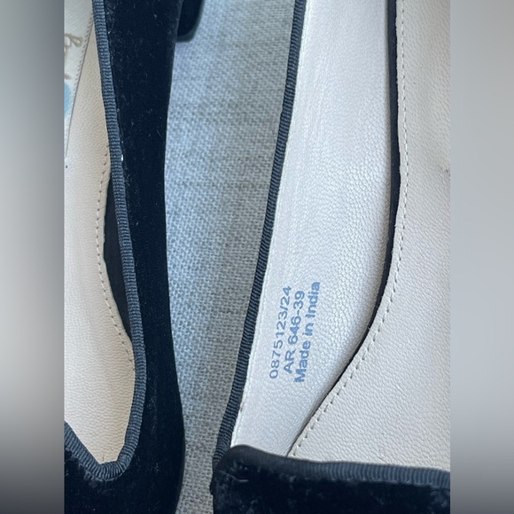 Boden Size 39 Black Velvet Block Heel Loafer, Perfect Holiday Shoe - Picture 3 of 11